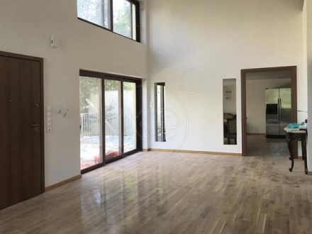 Μεζονέτα Κηφισιά 230τ.μ.