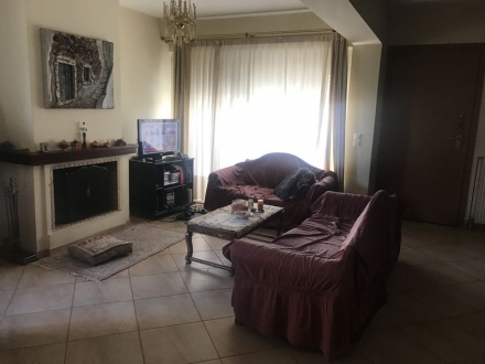 Μεζονέτα Καματερό 200τ.μ.